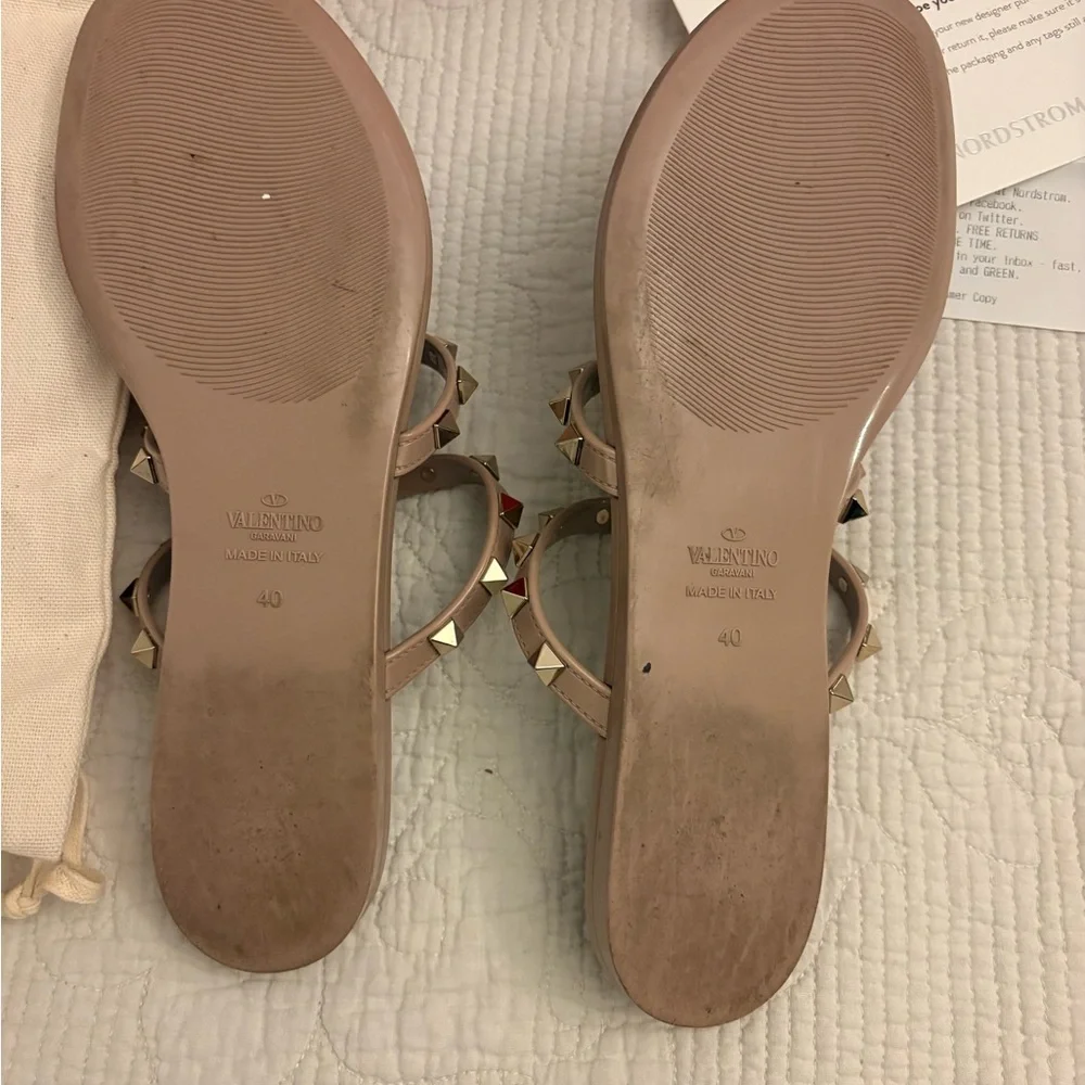 ❌SOLD❌ VALENTINO GARAVANI Rockstud Thong Poudre Sandal size 40 - Picture 7 of 7